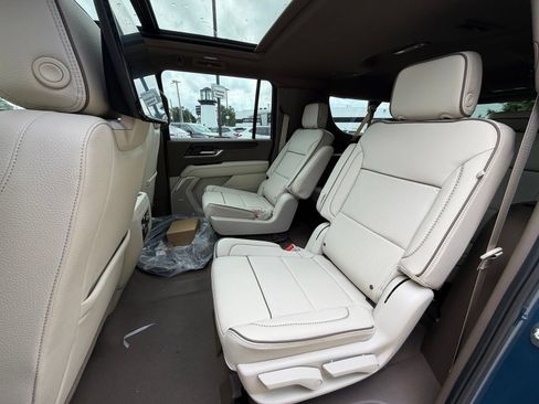 New 2026 GMC Yukon XL Denali w/ Denali Reserve Package AWD/4WD image 28