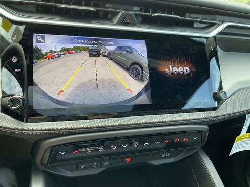 New 2026 Jeep Cherokee Limited AWD/4WD image 13