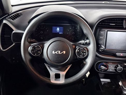 Used 2022 Kia Soul LX w/ Technology Package FWD image 13
