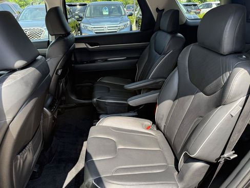 Used 2023 Hyundai Palisade SEL FWD image 13