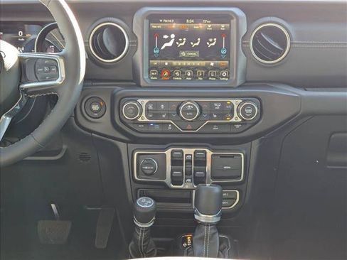 Used 2023 Jeep Wrangler Unlimited Sahara w/ Cold Weather Group AWD/4WD image 15