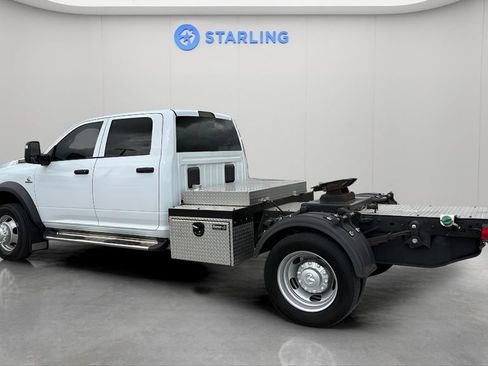 Used 2024 RAM 5500 Tradesman w/ Chrome Appearance Group AWD/4WD image 4