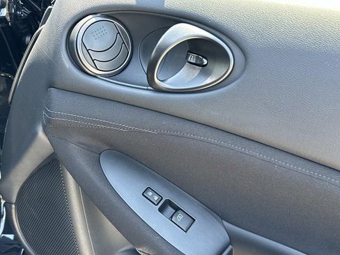 Used 2025 Nissan Z Sport w/ Floor Mat Package RWD image 35