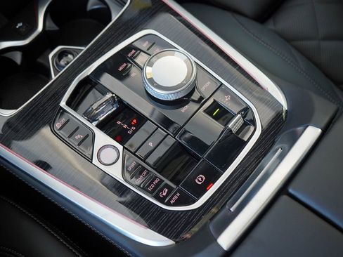 New 2026 BMW X7 xDrive40i w/ M Sport Package image 19