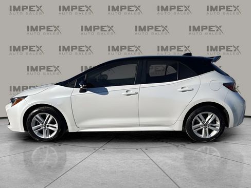 Used 2022 Toyota Corolla SE image 2