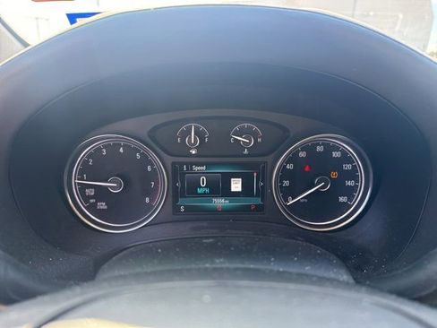 Used 2018 Buick Enclave Essence image 12