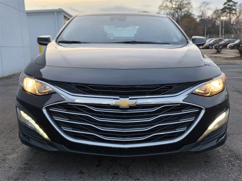 Used 2024 Chevrolet Malibu LT image 2