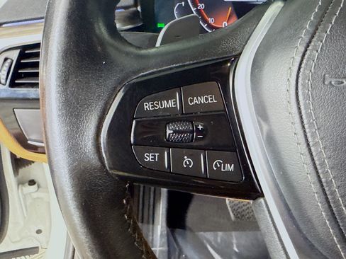 Used 2021 BMW 530i w/ Premium Package RWD image 14