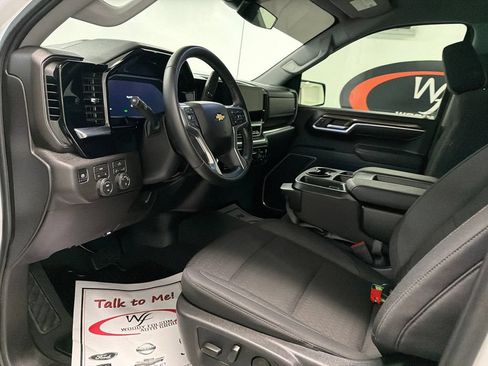 Used 2026 Chevrolet Silverado 1500 LT AWD/4WD image 9