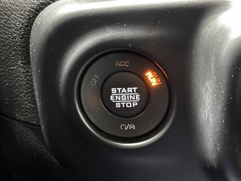 Used 2021 Jeep Wrangler Unlimited Sahara w/ Cold Weather Group AWD/4WD image 29