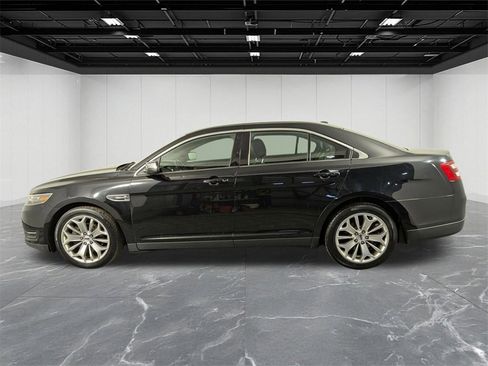 Used 2018 Ford Taurus Limited image 2