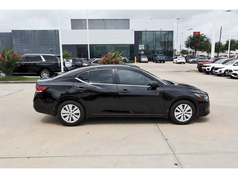 Used 2025 Nissan Sentra S FWD image 7