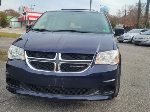 Used 2015 Dodge Grand Caravan SXT w/ UConnect Hands-Free Group image 8
