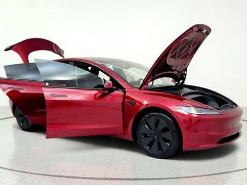 Used 2025 Tesla Model 3 RWD image 11