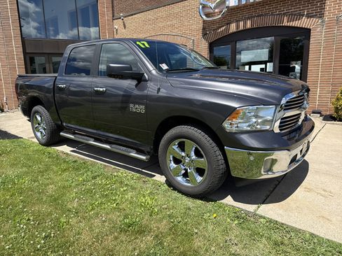 Used 2017 RAM 1500 Big Horn AWD/4WD image 2