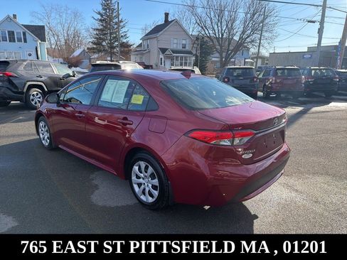 Used 2022 Toyota Corolla LE image 5