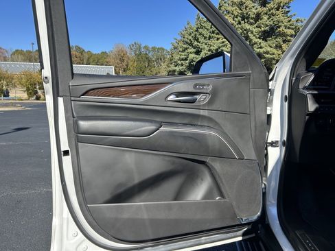 Used 2023 Cadillac Escalade Premium Luxury Platinum image 61