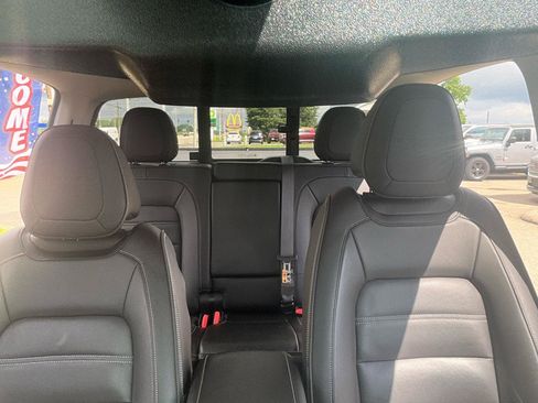 Used 2022 GMC Canyon Denali RWD image 22