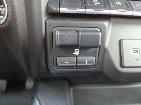 Used 2020 Chevrolet Silverado 1500 RST AWD/4WD image 7