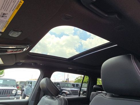 New 2025 Jeep Grand Cherokee L Overland w/ Trailer Tow Package image 27