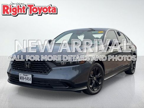 Used 2025 Honda Accord SE image 1