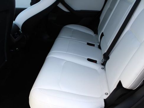 Used 2022 Tesla Model Y Performance AWD/4WD image 30