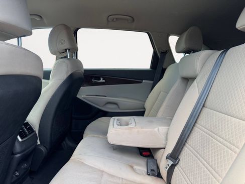 Used 2017 Kia Sorento FWD image 13