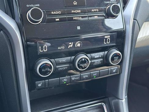 Used 2022 Subaru Ascent Premium w/ Convenience Package AWD/4WD image 39