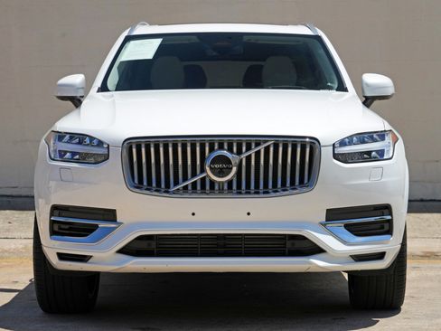 Used 2025 Volvo XC90 T8 Ultra w/ Protection Package Premier AWD/4WD image 7