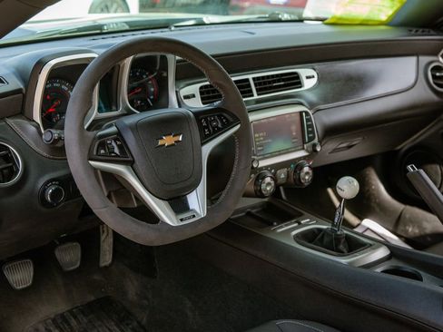 Used 2013 Chevrolet Camaro SS w/ SS Performance Package image 10