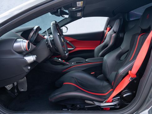 Used 2021 Ferrari 812 GTS RWD image 30