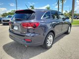 Used 2019 Kia Sorento LX image 4