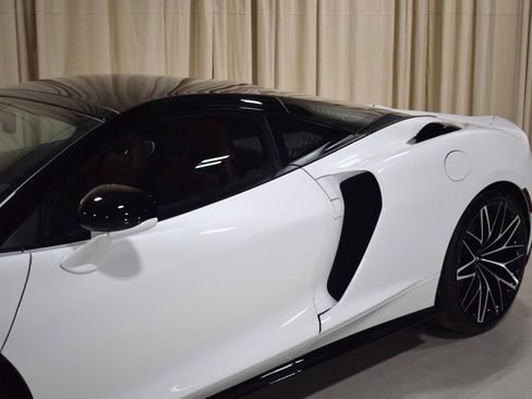 New 2026 McLaren GTS image 2