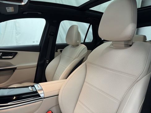 New 2026 Mercedes-Benz GLC 300 image 13