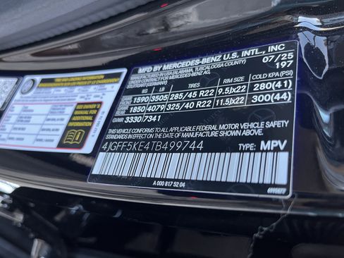 Used 2026 Mercedes-Benz GLS 450 4MATIC image 30