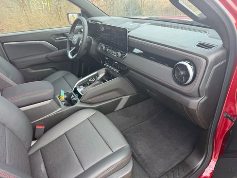 Used 2026 Chevrolet Colorado Z71 w/ Technology Package image 23