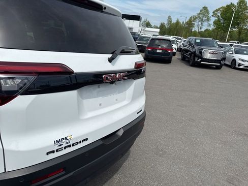 Used 2023 GMC Acadia SLT w/ Elevation Edition image 33