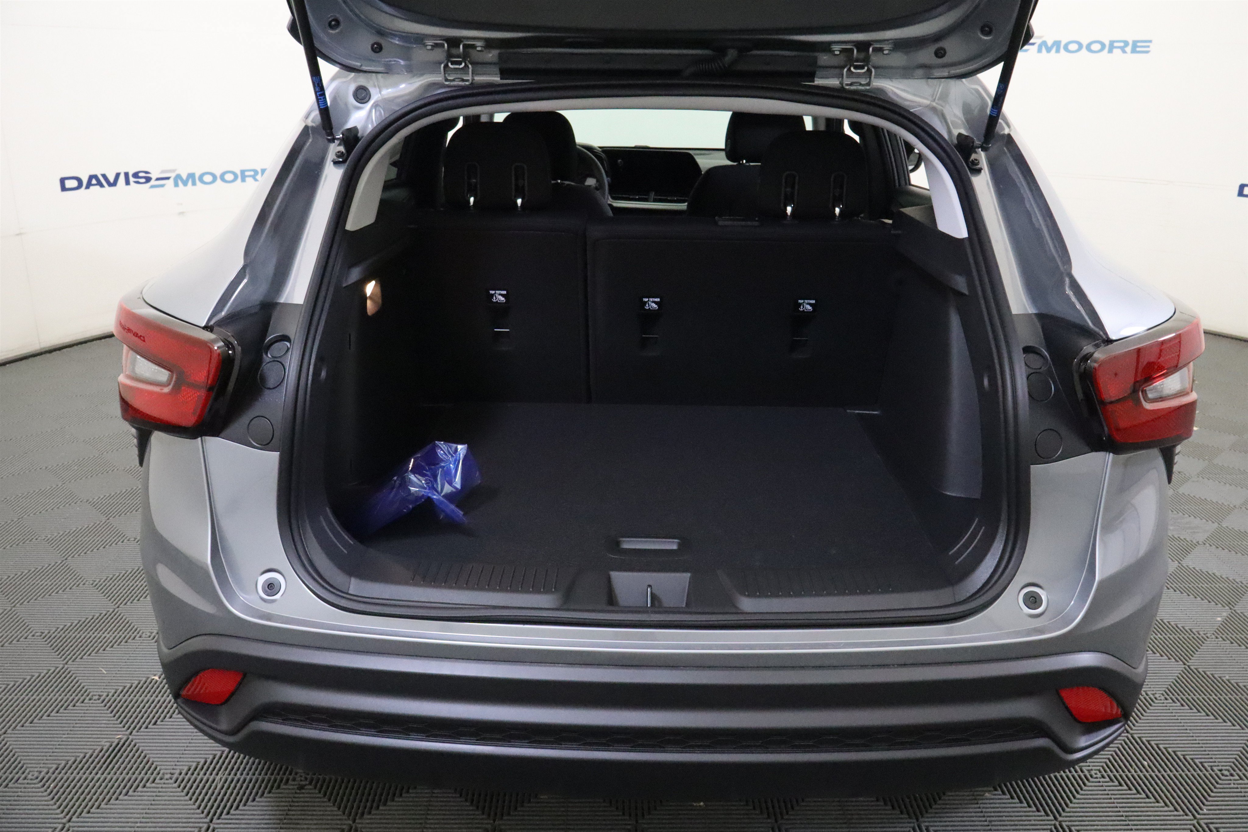 New 2026 Chevrolet Trax LS w/ LS Convenience Package FWD image 9