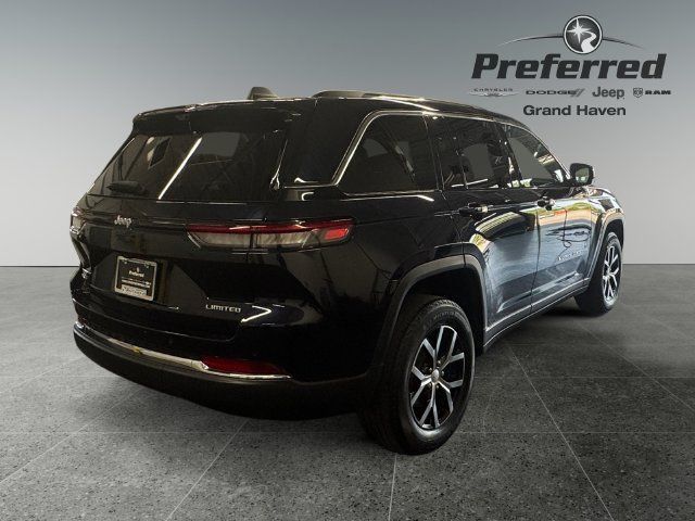 Used 2023 Jeep Grand Cherokee Limited w/ Luxury Tech Group II AWD/4WD image 19