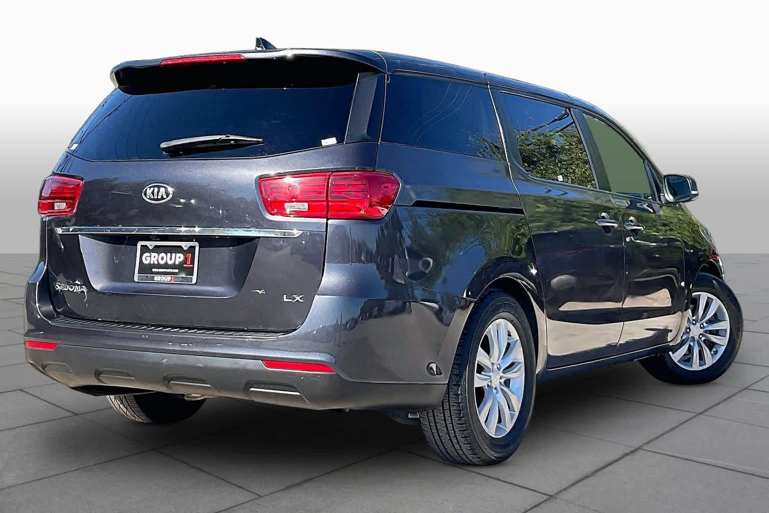 Used 2021 Kia Sedona LX FWD image 13