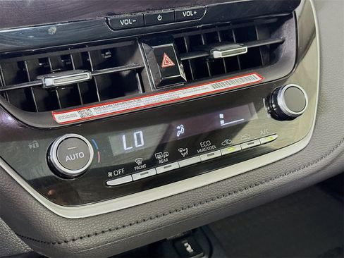 Certified 2025 Toyota Corolla XLE image 16