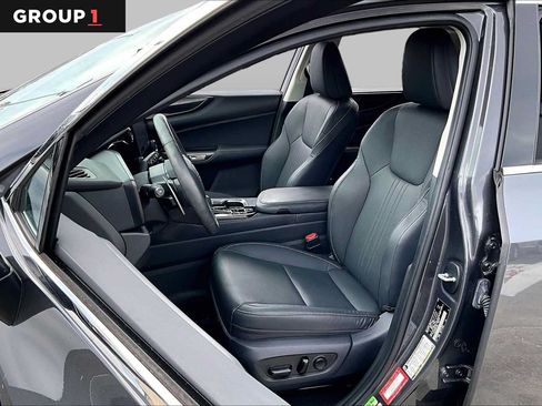 Used 2025 Lexus NX 250 FWD w/ Accessory Package (2T) image 7