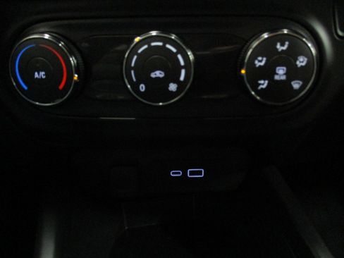 Used 2024 Chevrolet Trax LS image 21