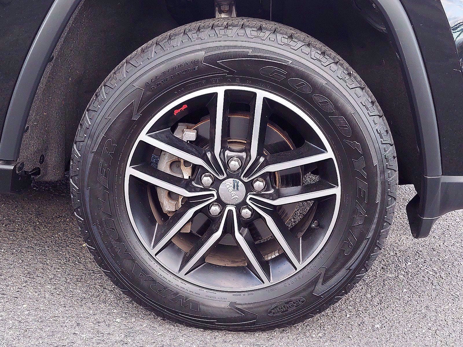 Used 2018 Jeep Grand Cherokee Trailhawk AWD/4WD image 8