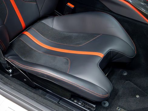 Used 2018 Ferrari 812 Superfast RWD image 28