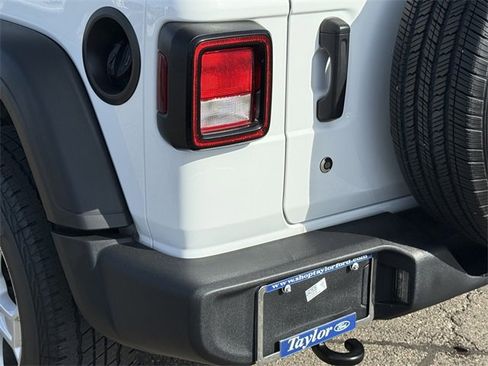 Used 2019 Jeep Wrangler Unlimited Sport S image 25