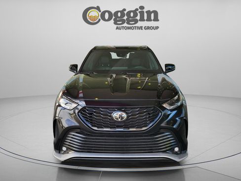 Used 2023 Toyota Highlander XSE FWD image 5