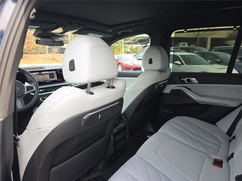 Certified 2026 BMW X5 xDrive50e w/ Executive Package image 18