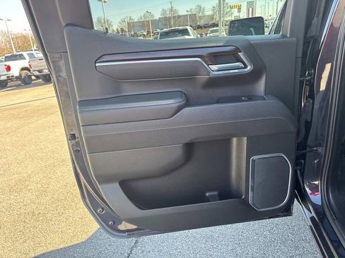 Certified 2025 GMC Sierra 1500 SLT image 14