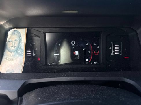 Used 2025 Toyota Tacoma SR5 RWD image 10